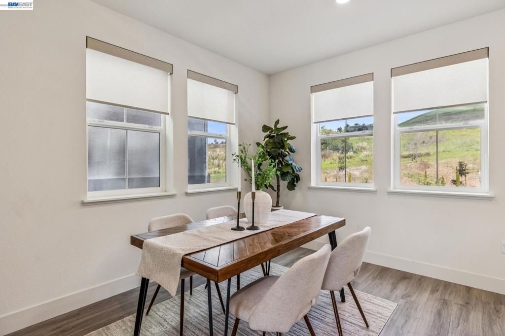 Image 19 of property listing at 28957 Ashwell Ave, Hayward, CA 94544