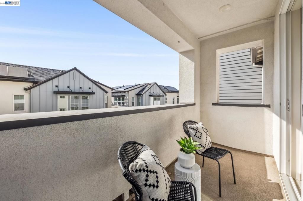 Image 24 of property listing at 28957 Ashwell Ave, Hayward, CA 94544