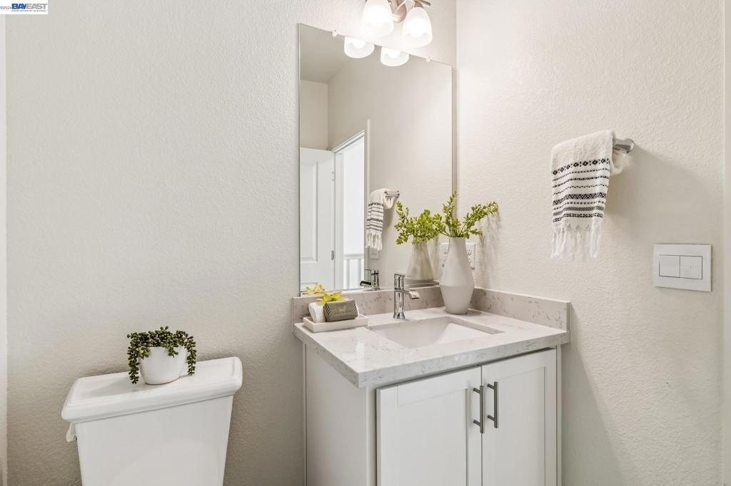 Image 25 of property listing at 28957 Ashwell Ave, Hayward, CA 94544