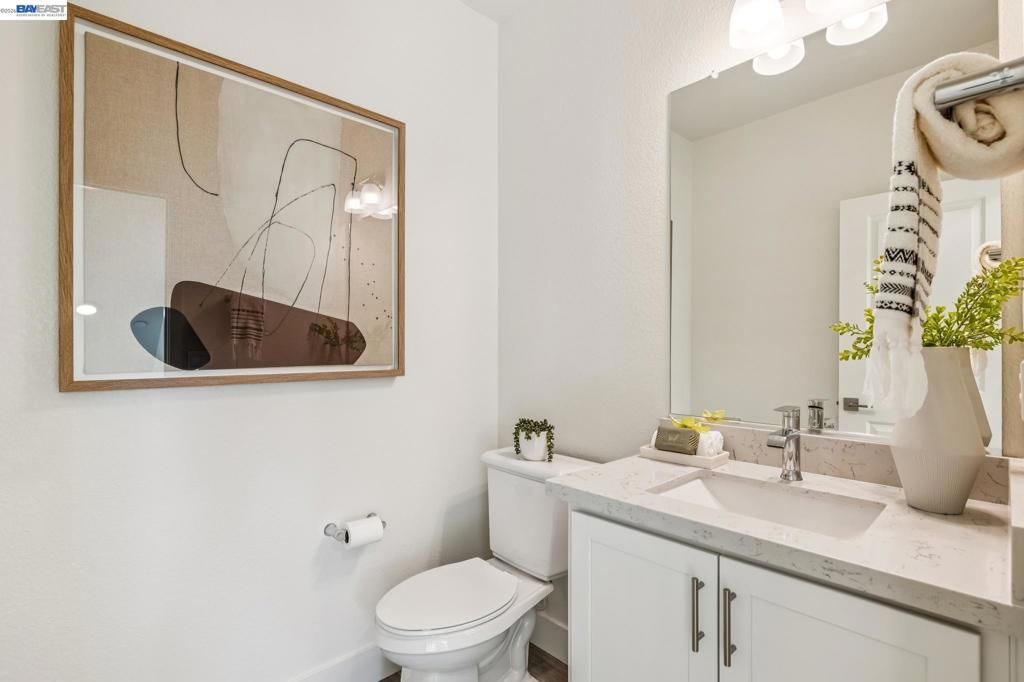 Image 26 of property listing at 28957 Ashwell Ave, Hayward, CA 94544