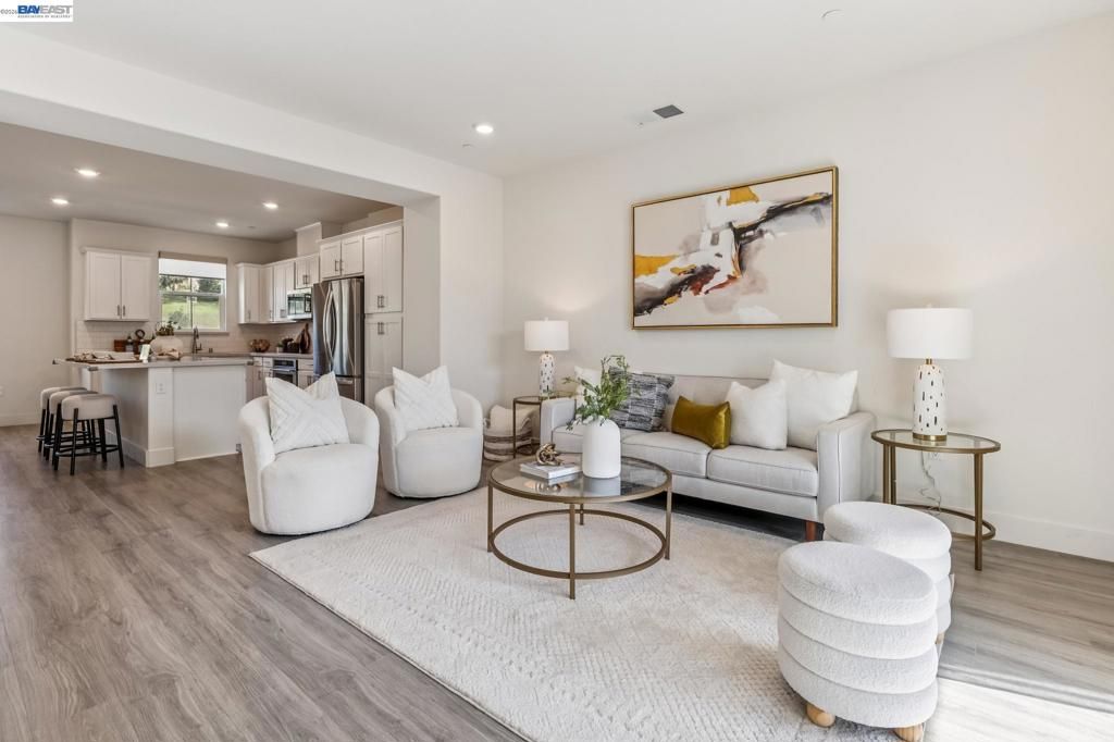 Image 5 of property listing at 28957 Ashwell Ave, Hayward, CA 94544