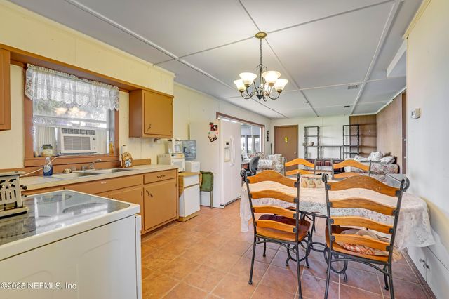 104 CARTER-WHITTAKER Lane, Pomona Park, FL 32181