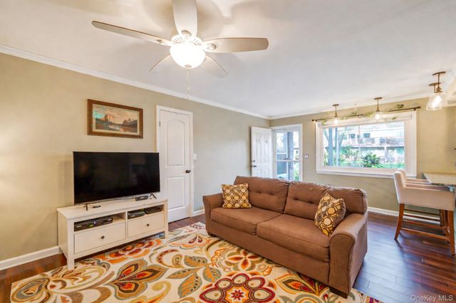 40 W 4th St 103, Patchogue, NY 11772