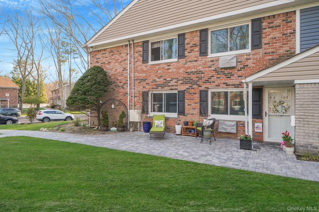 40 W 4th St 103, Patchogue, NY 11772