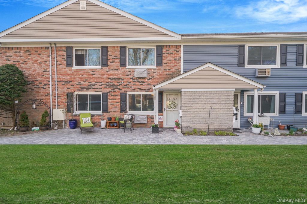 40 W 4th St 103, Patchogue, NY 11772