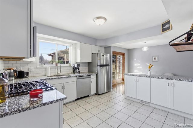 38011 Alcoy Drive, Sterling Heights, MI 48312