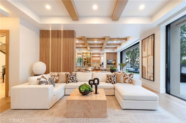 6 Pinehurst Ln, Newport Beach, CA 92660