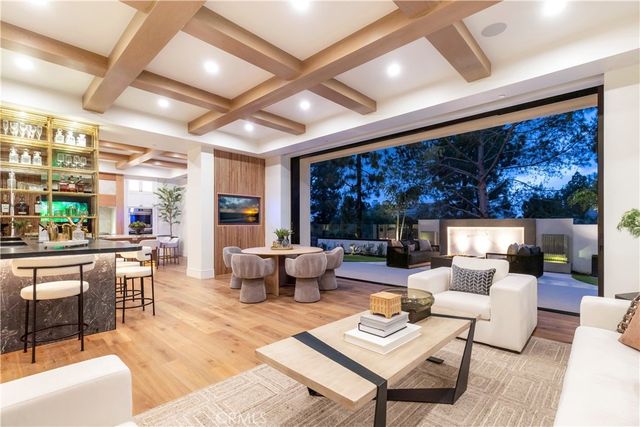 6 Pinehurst Ln, Newport Beach, CA 92660