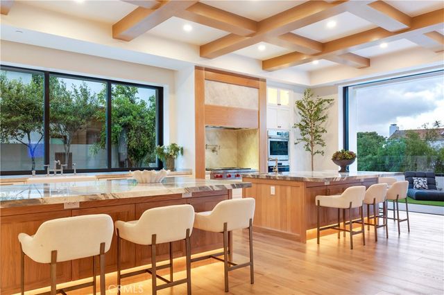 6 Pinehurst Ln, Newport Beach, CA 92660