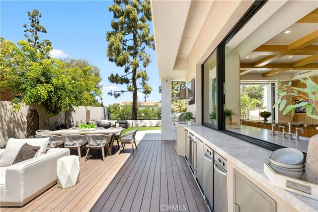 6 Pinehurst Ln, Newport Beach, CA 92660