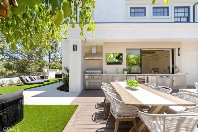 6 Pinehurst Ln, Newport Beach, CA 92660