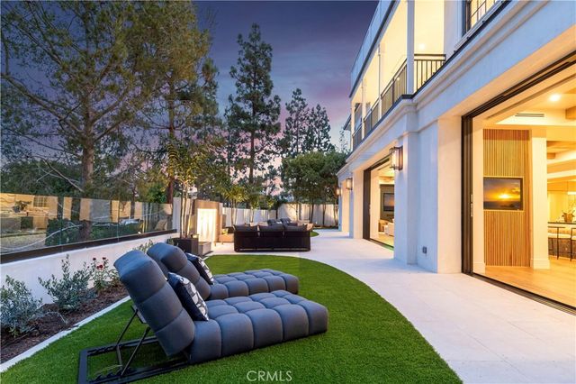 6 Pinehurst Ln, Newport Beach, CA 92660