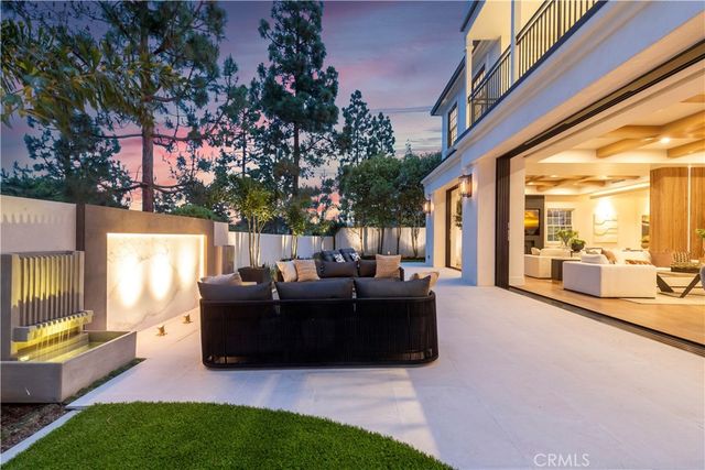 6 Pinehurst Ln, Newport Beach, CA 92660