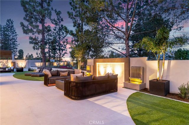6 Pinehurst Ln, Newport Beach, CA 92660