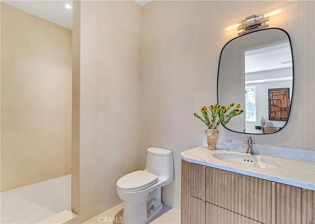 6 Pinehurst Ln, Newport Beach, CA 92660