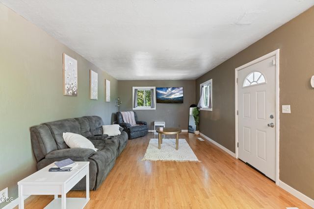 1234 NW Highland Avenue, Grants Pass, OR 97526