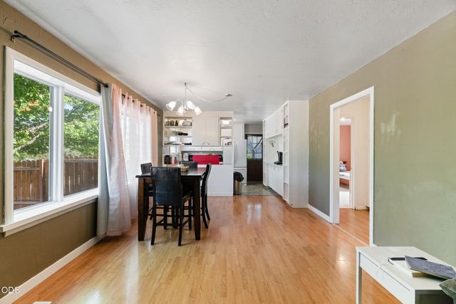 1234 NW Highland Avenue, Grants Pass, OR 97526