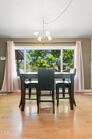 1234 NW Highland Avenue, Grants Pass, OR 97526