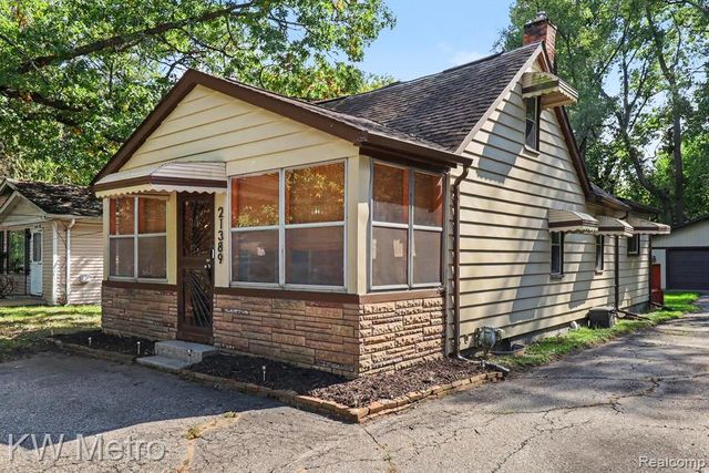 21389 Duns Scotus Street, Southfield, MI 48075