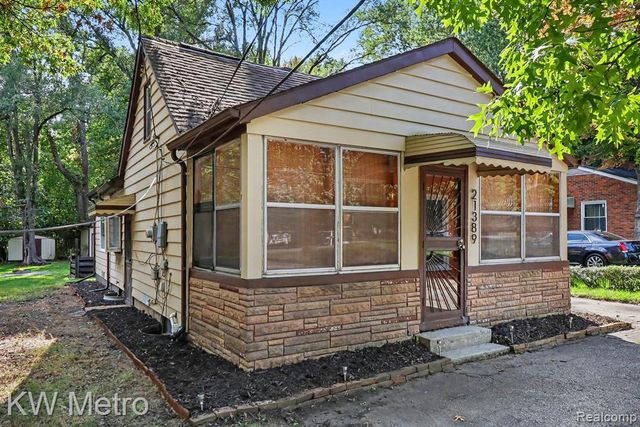 21389 Duns Scotus Street, Southfield, MI 48075