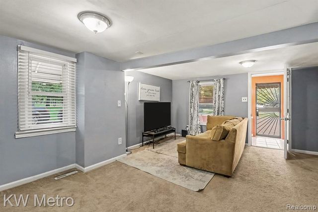 21389 Duns Scotus Street, Southfield, MI 48075