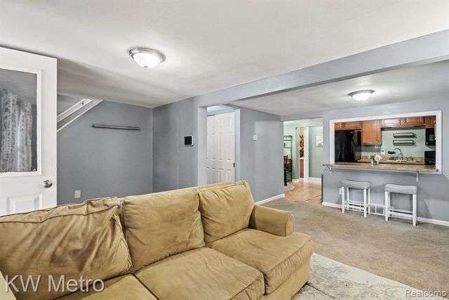 21389 Duns Scotus Street, Southfield, MI 48075