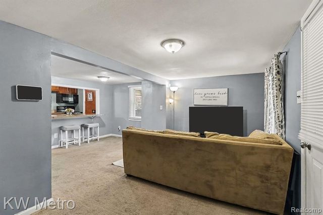 21389 Duns Scotus Street, Southfield, MI 48075