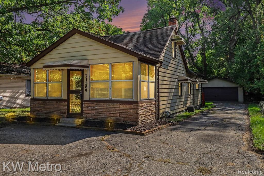 21389 Duns Scotus Street, Southfield, MI 48075