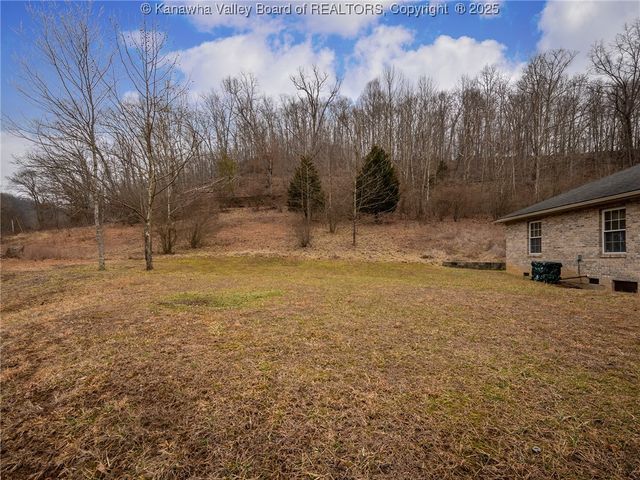 634 Hitch N Go Lane, Elkview, WV 25071