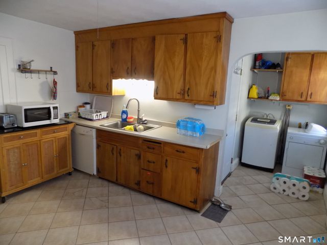 14 Pratt Street, Bristol, CT 06010