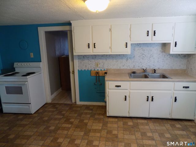 14 Pratt Street, Bristol, CT 06010