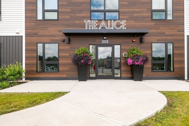 203 Lowell St. 206, Wilmington, MA 01887