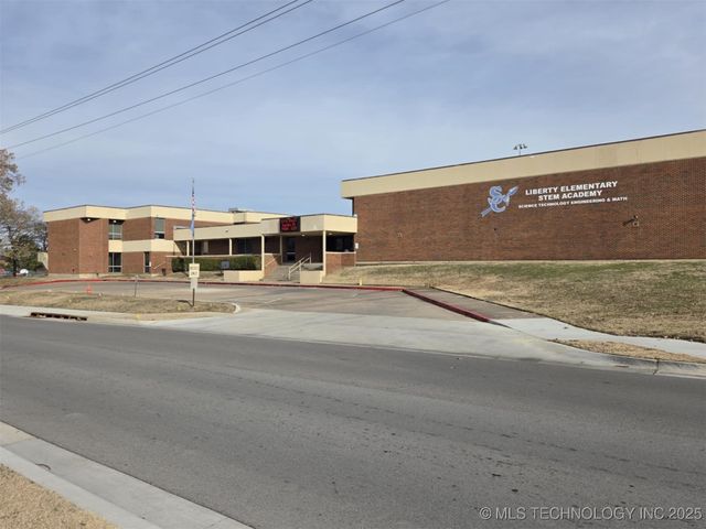 606 N Brown Street, Sapulpa, OK 74066