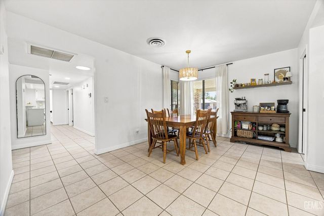 7108 Elias Avenue, Bakersfield, CA 93308