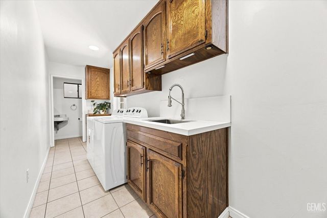 7108 Elias Avenue, Bakersfield, CA 93308