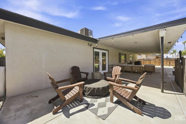 7108 Elias Avenue, Bakersfield, CA 93308
