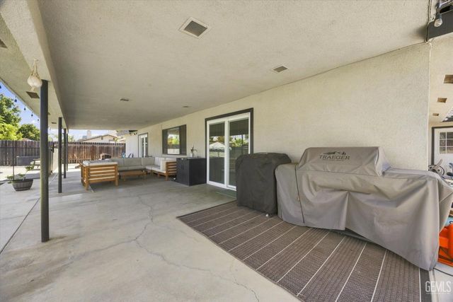 7108 Elias Avenue, Bakersfield, CA 93308
