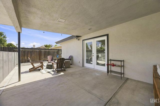 7108 Elias Avenue, Bakersfield, CA 93308