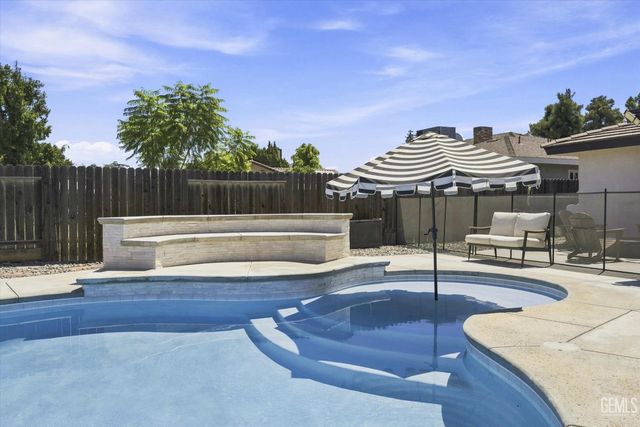 7108 Elias Avenue, Bakersfield, CA 93308
