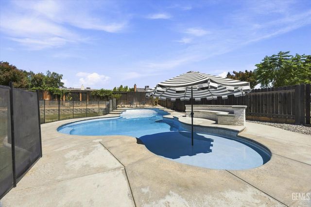 7108 Elias Avenue, Bakersfield, CA 93308
