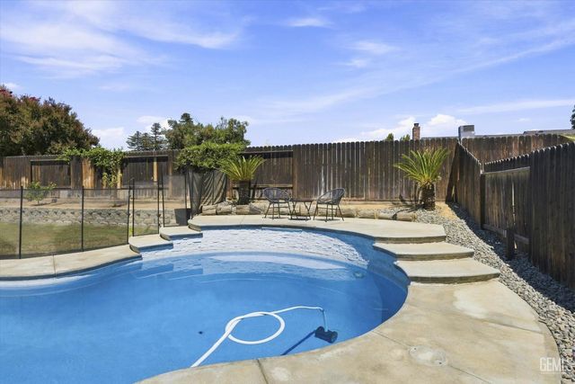 7108 Elias Avenue, Bakersfield, CA 93308