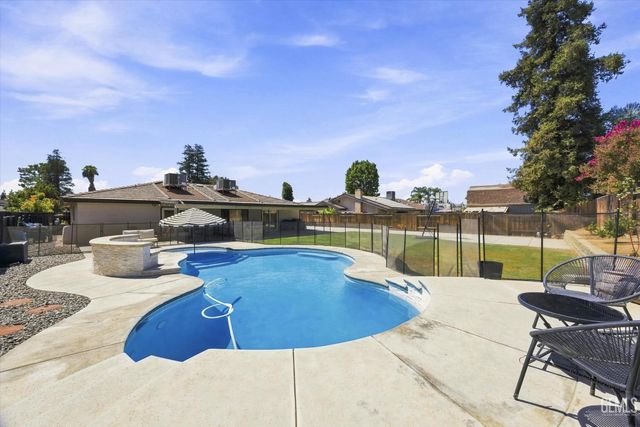 7108 Elias Avenue, Bakersfield, CA 93308