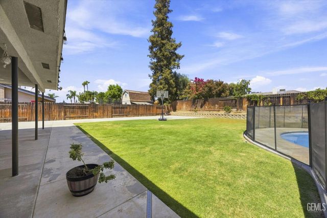 7108 Elias Avenue, Bakersfield, CA 93308