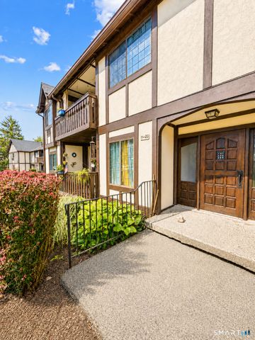 11 Chatham Court, Brookfield, CT 06804