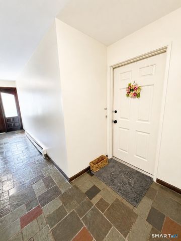 11 Chatham Court, Brookfield, CT 06804