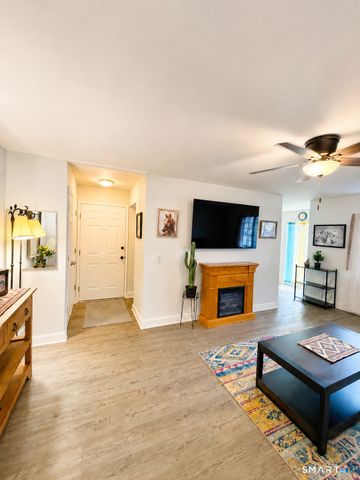 11 Chatham Court, Brookfield, CT 06804