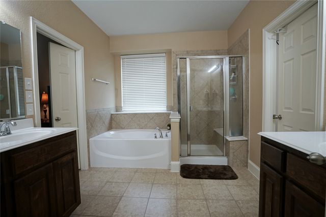 12724 Homestretch Drive, Fort Worth, TX 76244