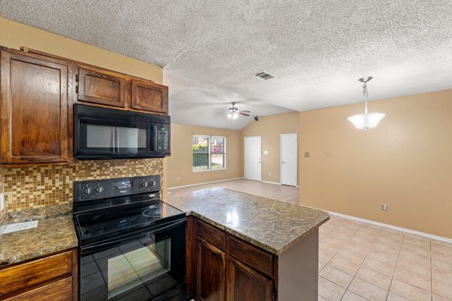 4316 Elliott Oaks Drive, Arlington, TX 76017