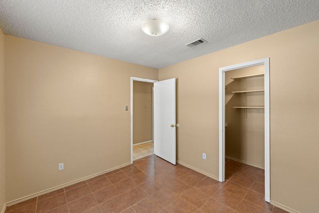 4316 Elliott Oaks Drive, Arlington, TX 76017