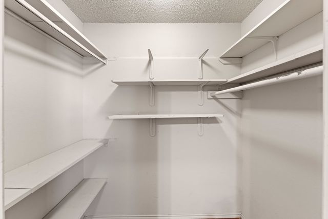 4316 Elliott Oaks Drive, Arlington, TX 76017